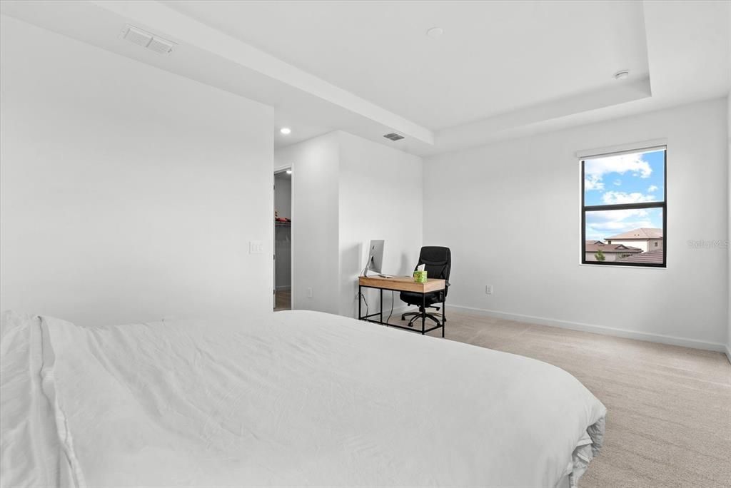For Sale: $1,045,000 (5 beds, 4 baths, 4010 Square Feet)