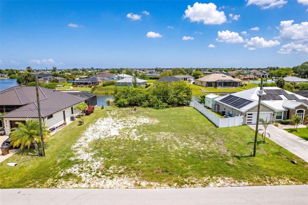 На продажу: $149,000 (0.24 acres)