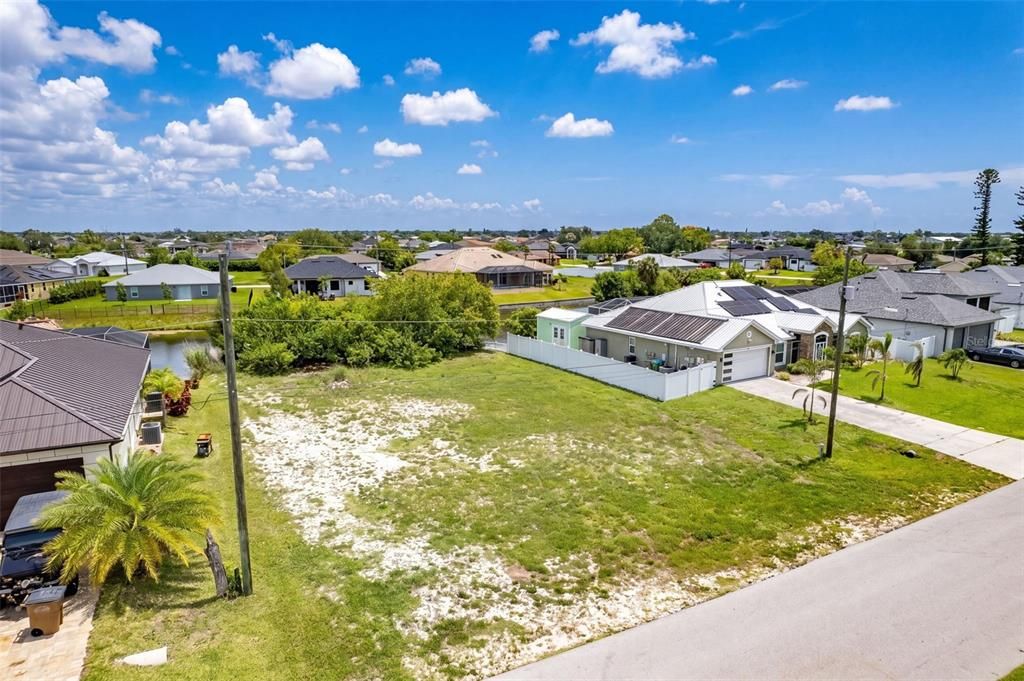 На продажу: $149,000 (0.24 acres)