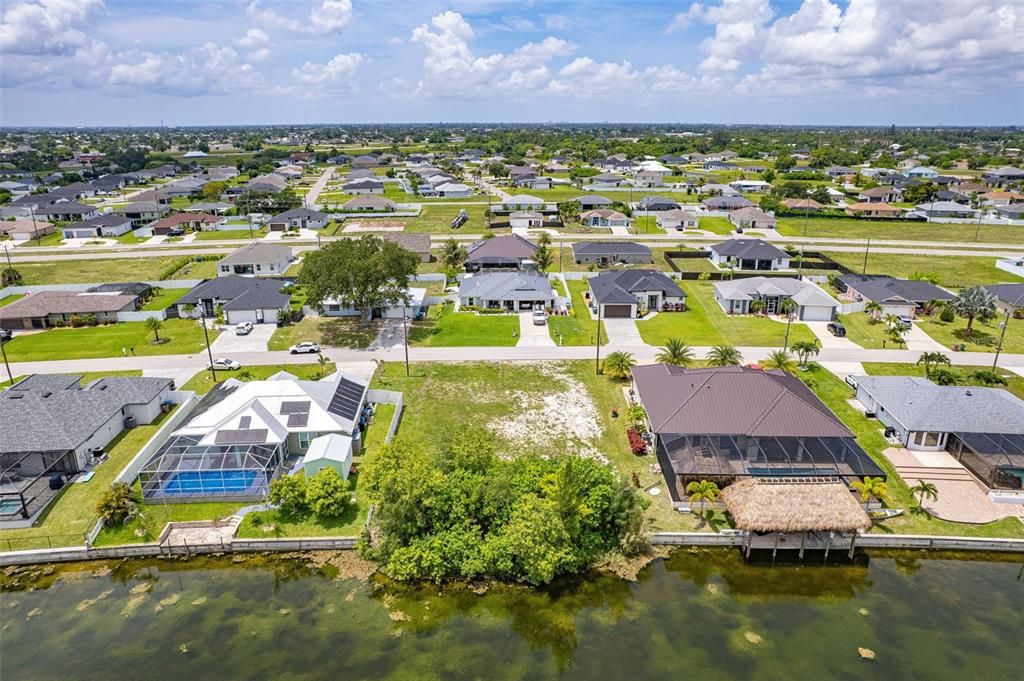 На продажу: $149,000 (0.24 acres)