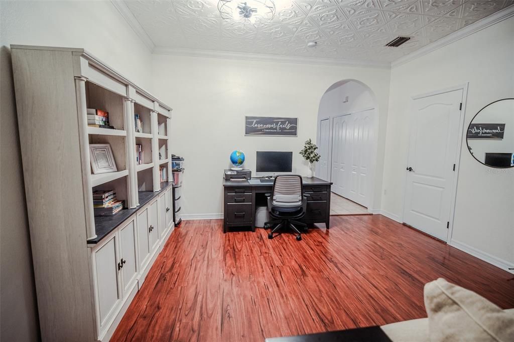 For Sale: $233,900 (3 beds, 2 baths, 1632 Square Feet)