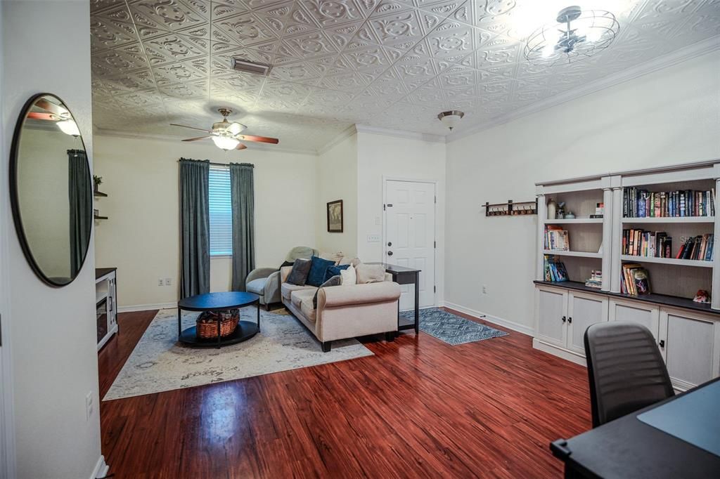 For Sale: $233,900 (3 beds, 2 baths, 1632 Square Feet)