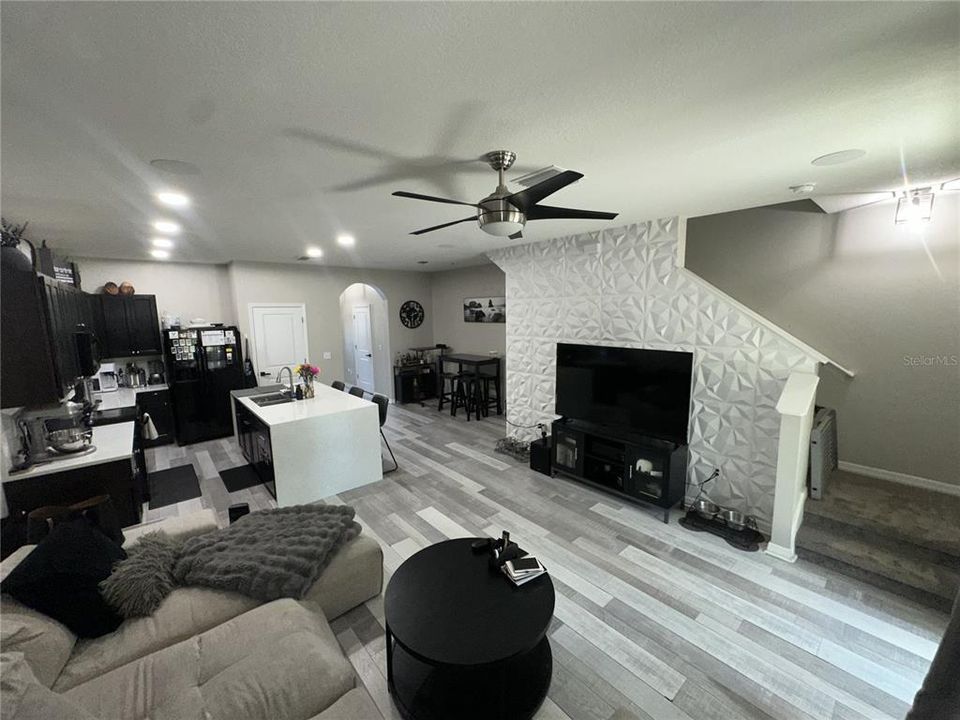 For Rent: $2,200 (3 beds, 2 baths, 1707 Square Feet)