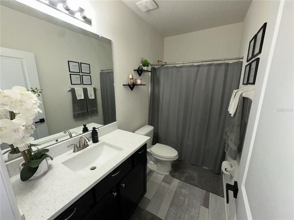 For Rent: $2,200 (3 beds, 2 baths, 1707 Square Feet)