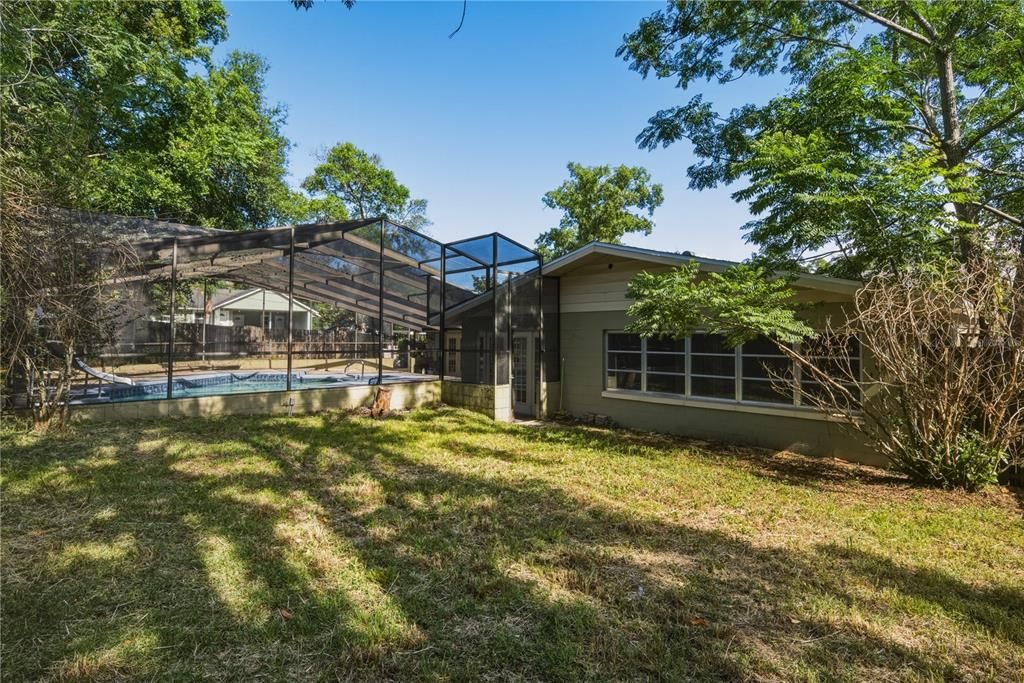Под контрактом: $409,000 (3 спален, 2 ванн, 1956 Квадратных фут)