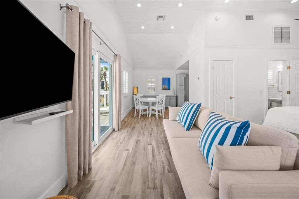 For Sale: $2,300,000 (3 beds, 0 baths, 2041 Square Feet)