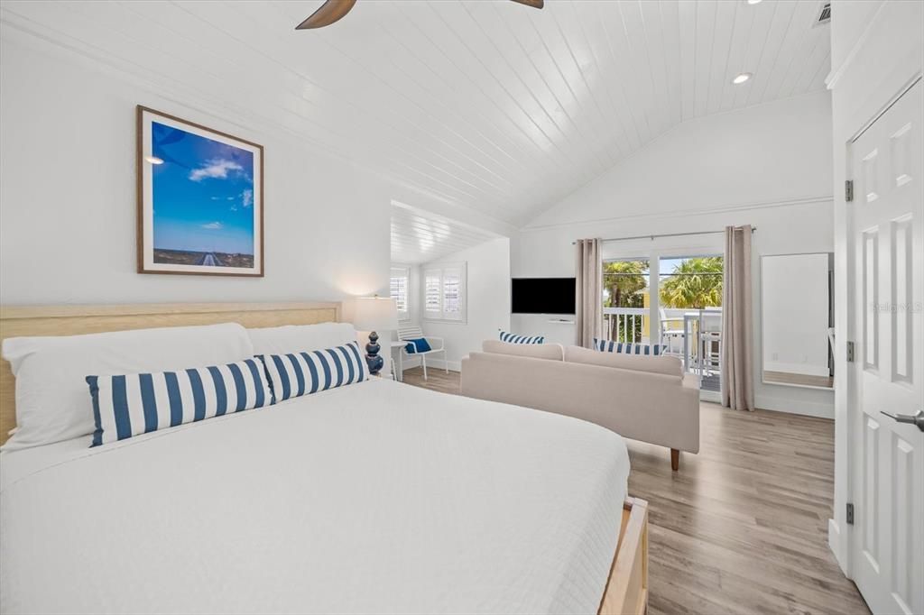For Sale: $2,300,000 (3 beds, 0 baths, 2041 Square Feet)