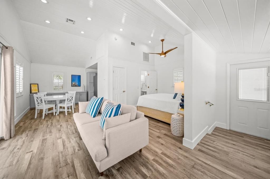 For Sale: $2,300,000 (3 beds, 0 baths, 2041 Square Feet)