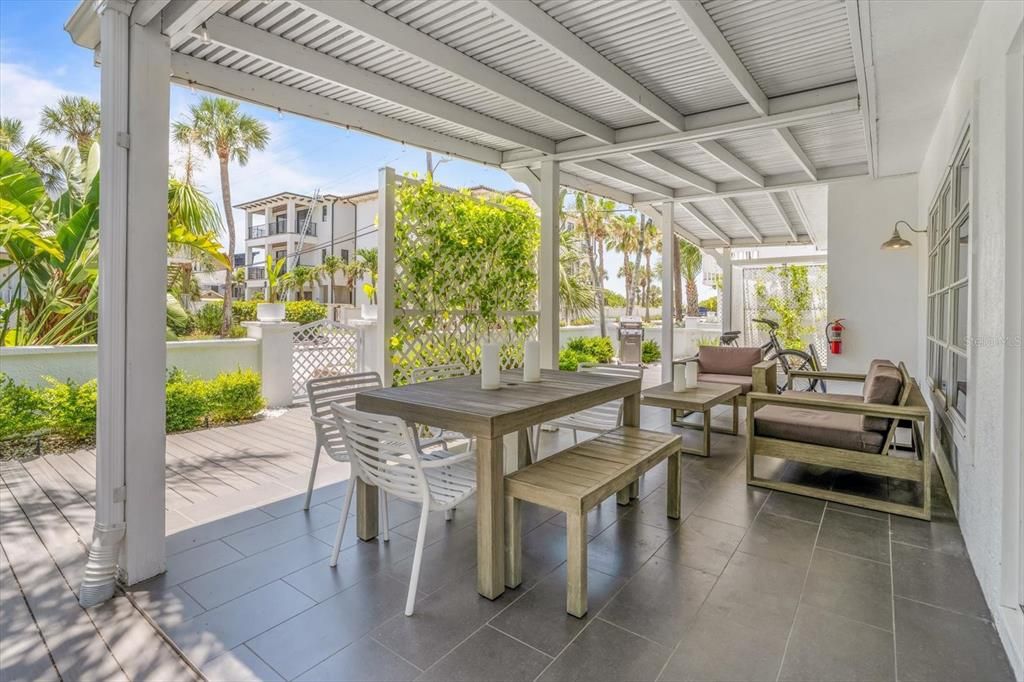For Sale: $2,300,000 (3 beds, 0 baths, 2041 Square Feet)