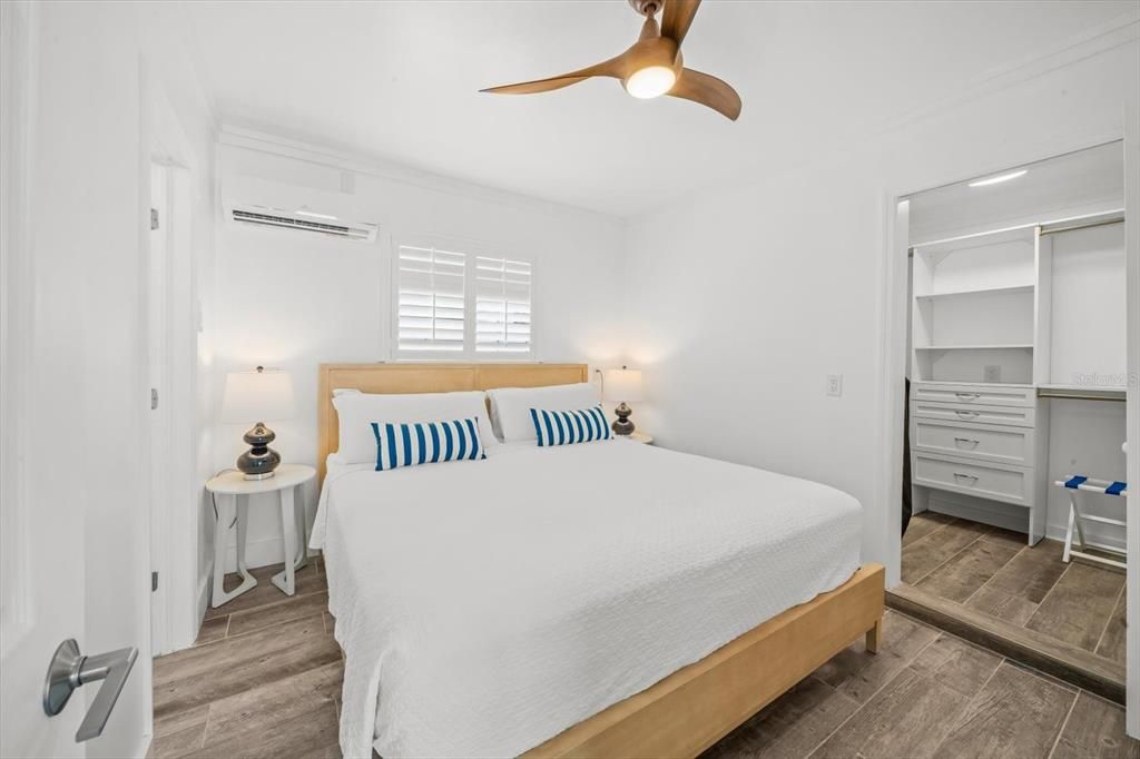 For Sale: $2,300,000 (3 beds, 0 baths, 2041 Square Feet)
