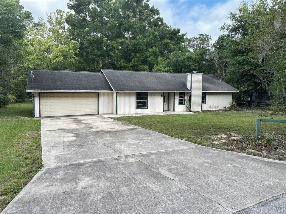 For Sale: $139,900 (3 beds, 2 baths, 1288 Square Feet)
