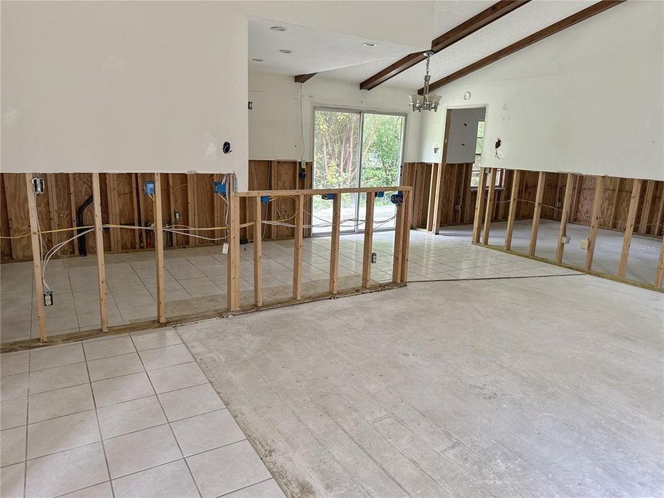 For Sale: $139,900 (3 beds, 2 baths, 1288 Square Feet)