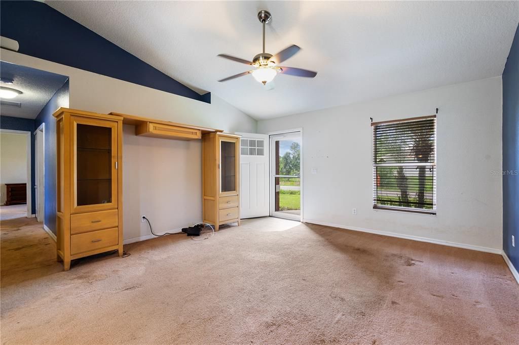 For Sale: $289,999 (3 beds, 2 baths, 1340 Square Feet)