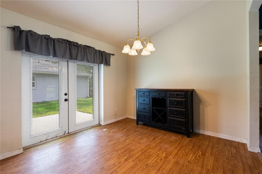 For Sale: $289,999 (3 beds, 2 baths, 1340 Square Feet)