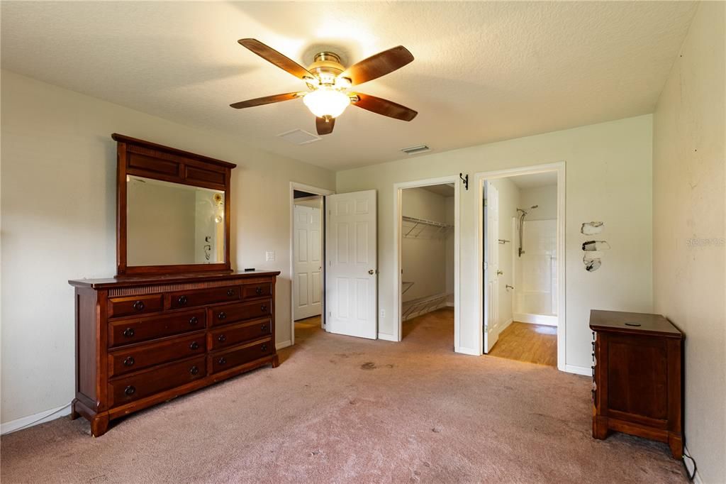 For Sale: $289,999 (3 beds, 2 baths, 1340 Square Feet)