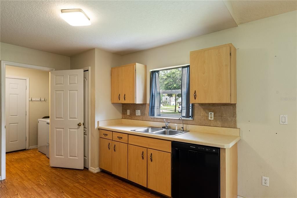 For Sale: $289,999 (3 beds, 2 baths, 1340 Square Feet)