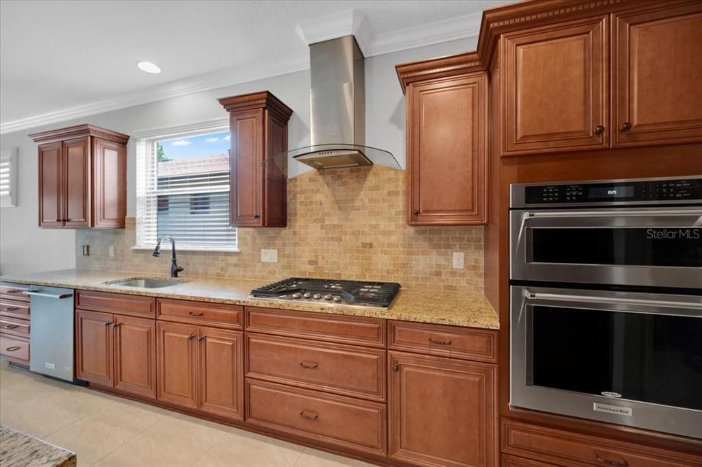 For Sale: $485,000 (3 beds, 3 baths, 2643 Square Feet)