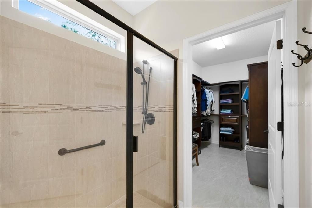 For Sale: $485,000 (3 beds, 3 baths, 2643 Square Feet)