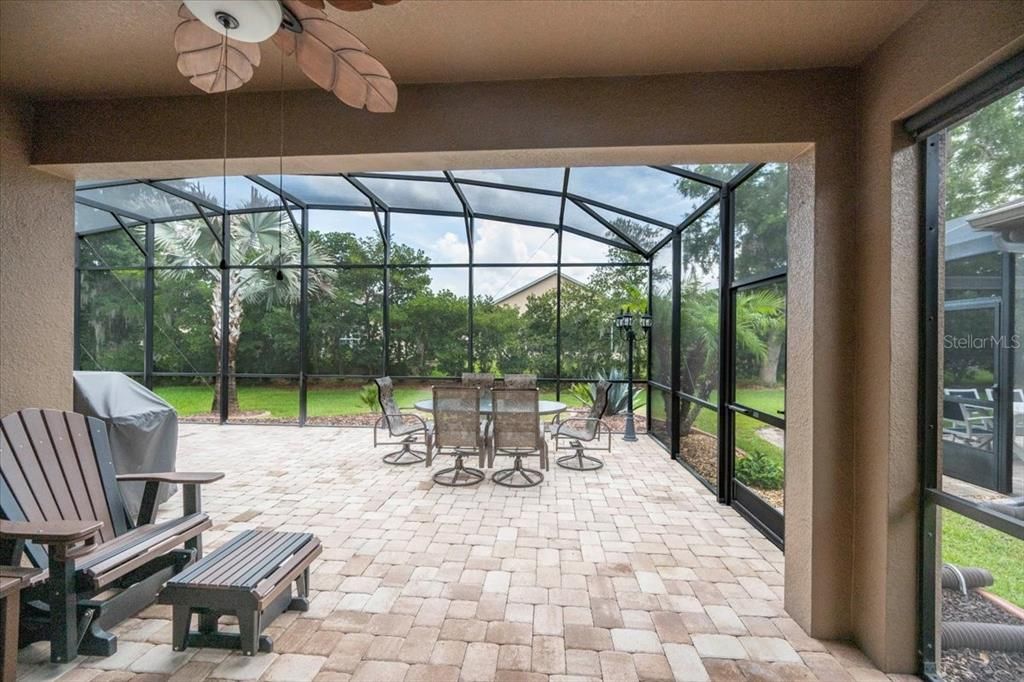 For Sale: $485,000 (3 beds, 3 baths, 2643 Square Feet)
