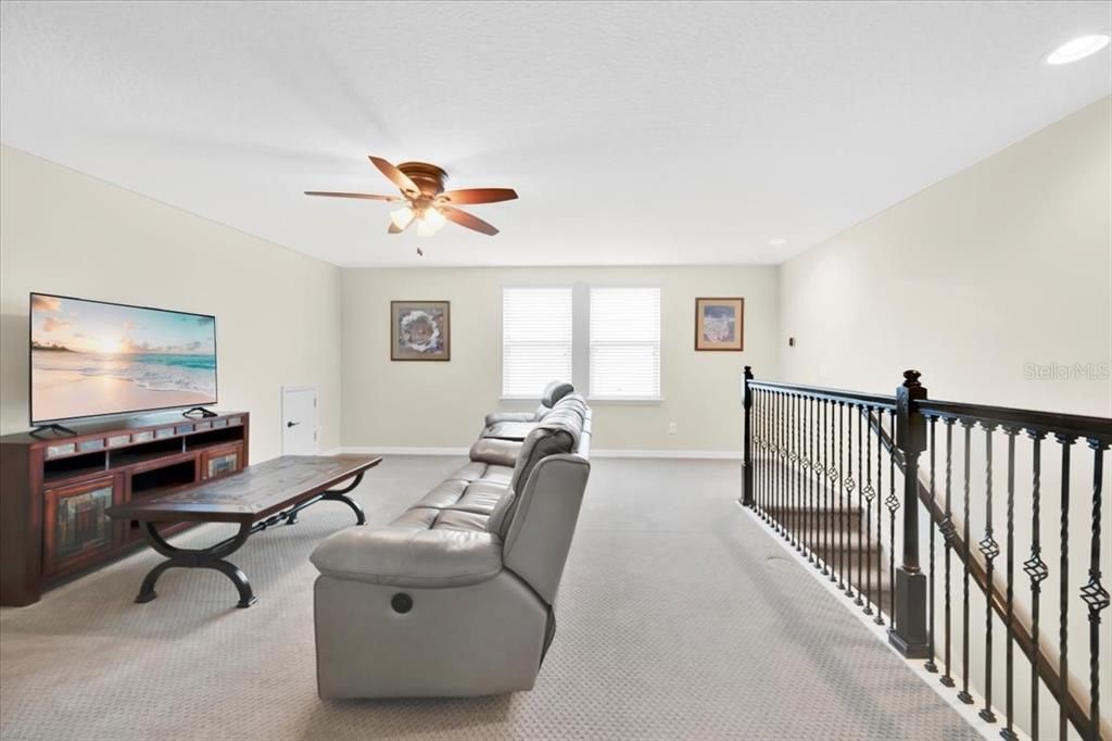 For Sale: $485,000 (3 beds, 3 baths, 2643 Square Feet)