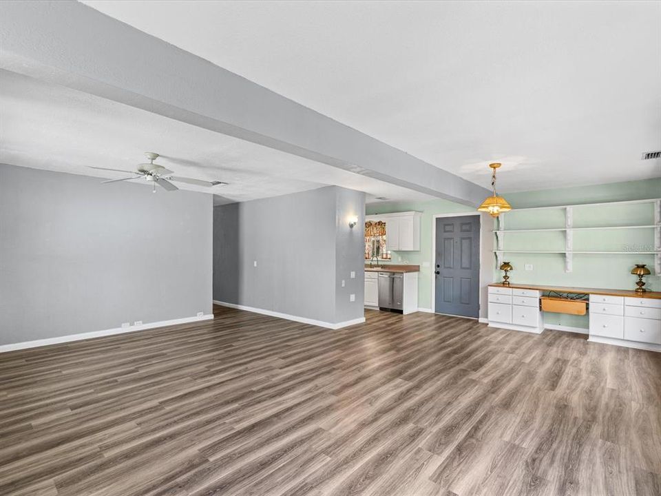 For Sale: $370,000 (2 beds, 2 baths, 1152 Square Feet)