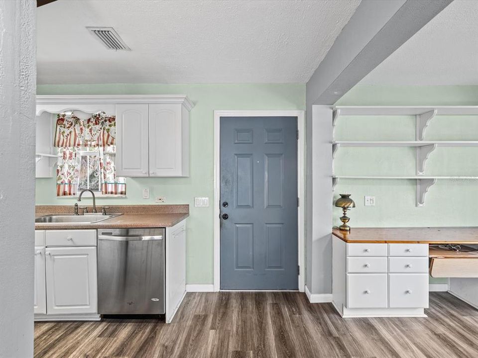 For Sale: $370,000 (2 beds, 2 baths, 1152 Square Feet)