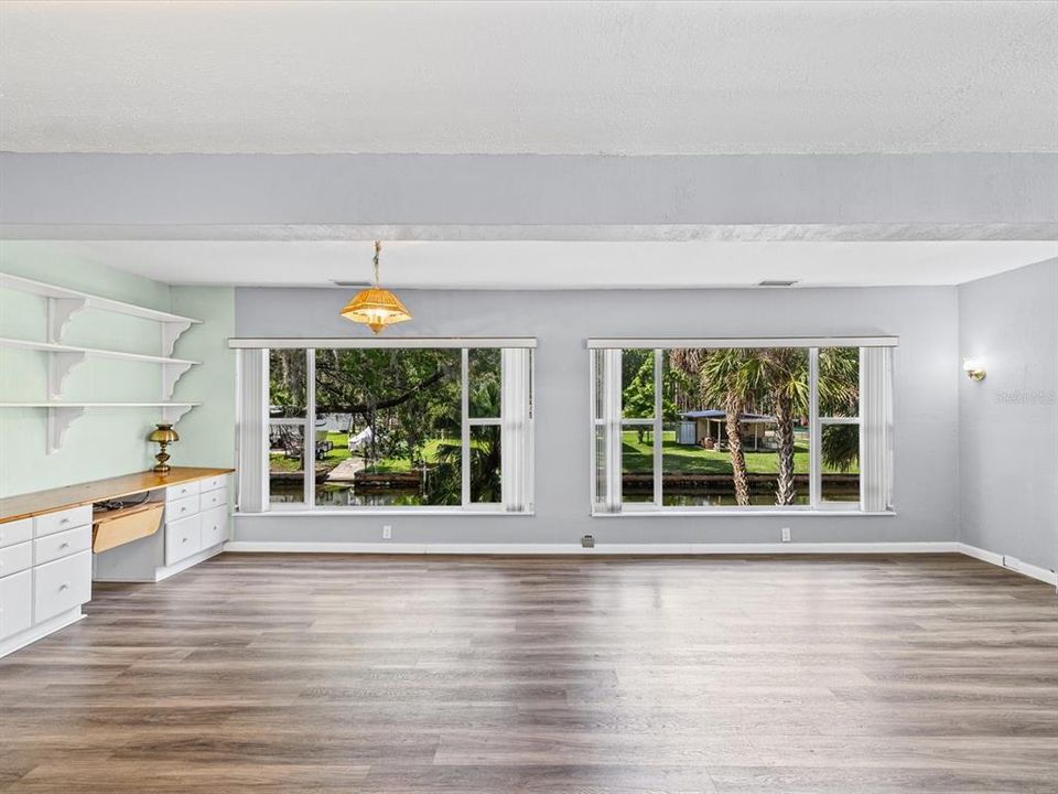 For Sale: $370,000 (2 beds, 2 baths, 1152 Square Feet)
