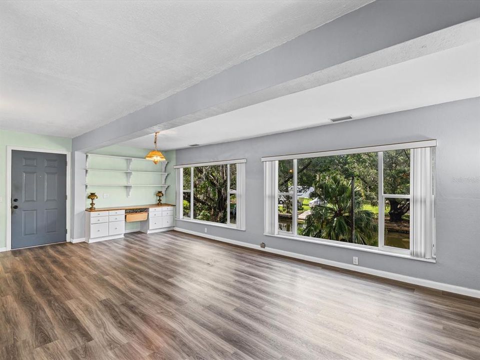 For Sale: $370,000 (2 beds, 2 baths, 1152 Square Feet)