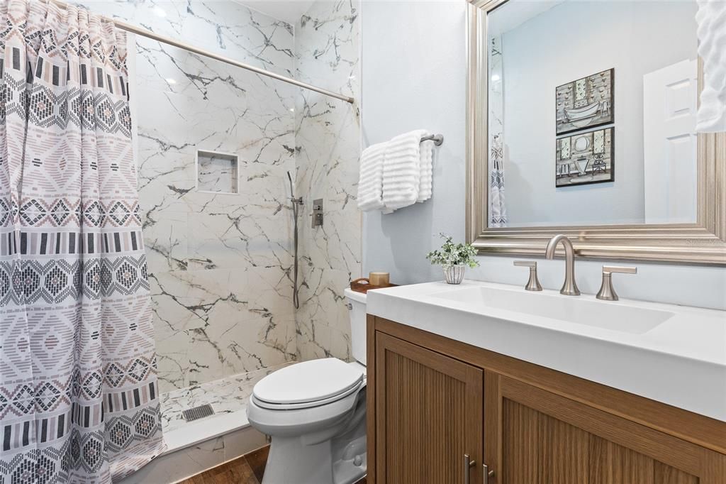 For Sale: $355,000 (3 beds, 2 baths, 1250 Square Feet)