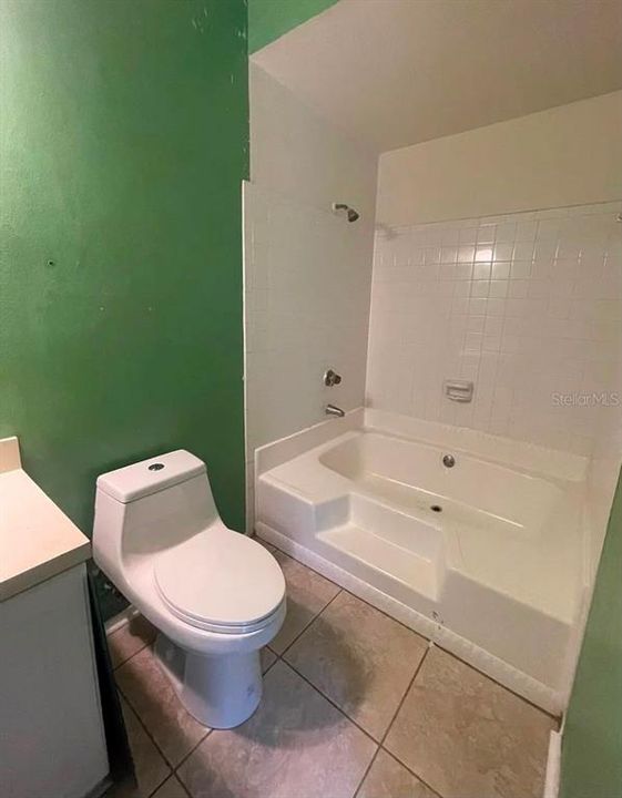 For Sale: $179,999 (2 beds, 2 baths, 990 Square Feet)