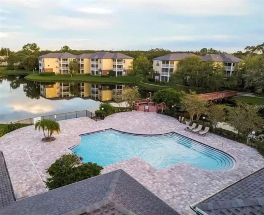For Sale: $179,999 (2 beds, 2 baths, 990 Square Feet)