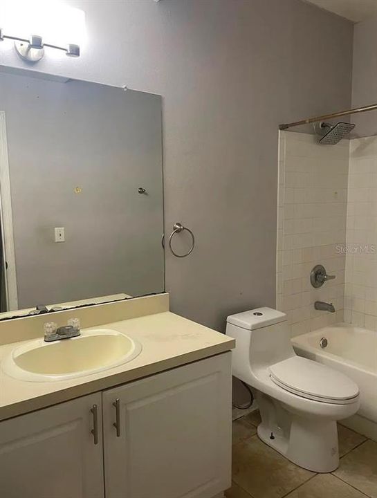 For Sale: $179,999 (2 beds, 2 baths, 990 Square Feet)