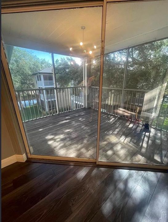 For Sale: $179,999 (2 beds, 2 baths, 990 Square Feet)
