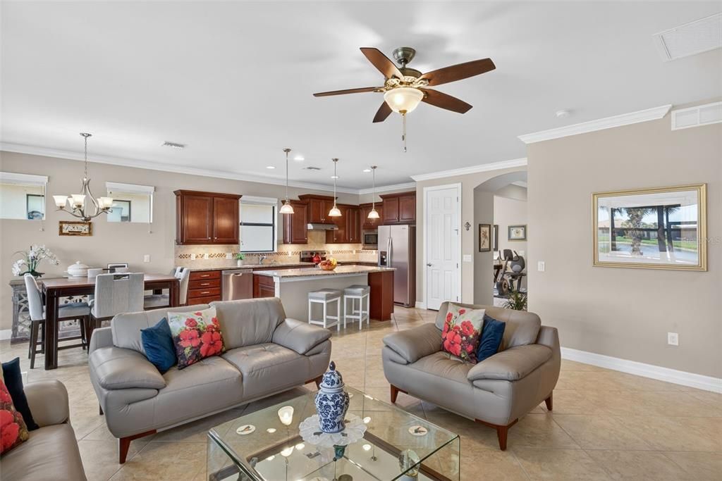 For Sale: $434,900 (2 beds, 2 baths, 1805 Square Feet)