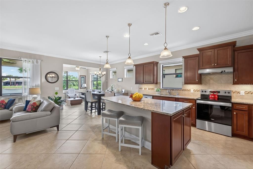 For Sale: $434,900 (2 beds, 2 baths, 1805 Square Feet)
