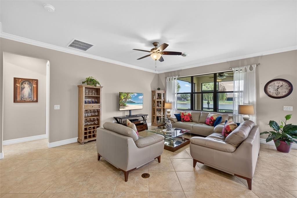 For Sale: $434,900 (2 beds, 2 baths, 1805 Square Feet)