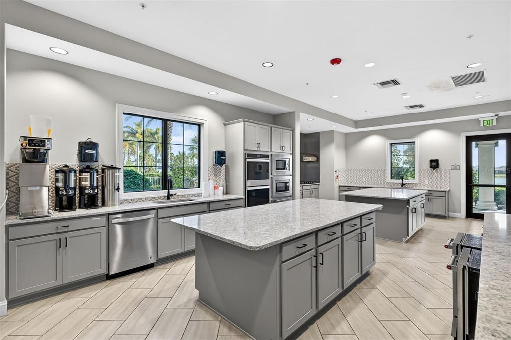 For Sale: $434,900 (2 beds, 2 baths, 1805 Square Feet)