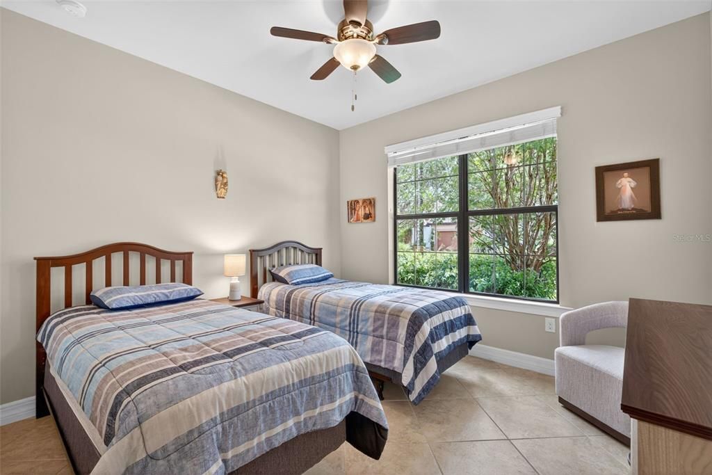 For Sale: $434,900 (2 beds, 2 baths, 1805 Square Feet)