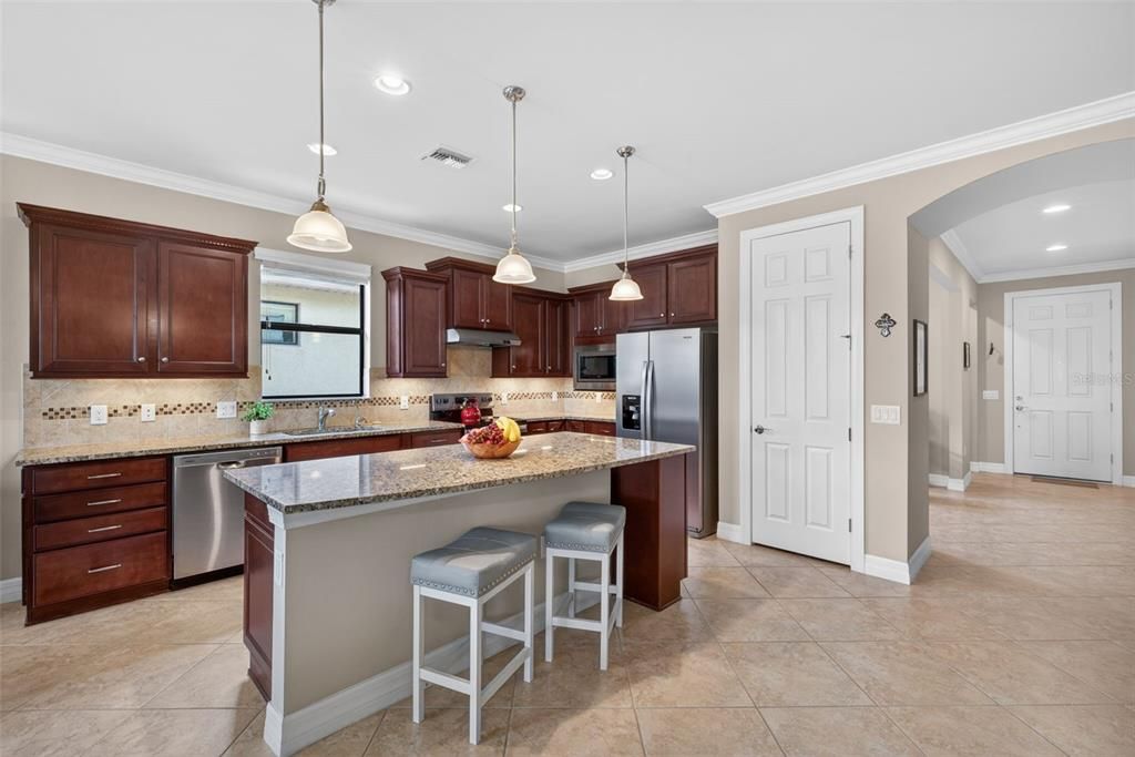 For Sale: $434,900 (2 beds, 2 baths, 1805 Square Feet)