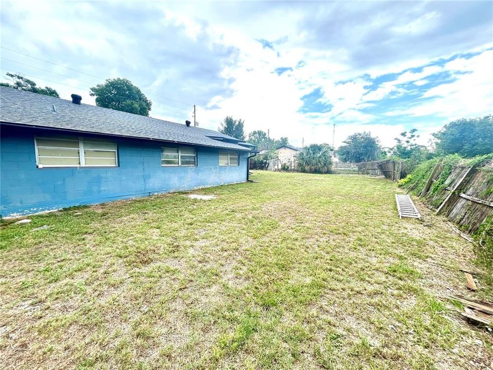 En Venta: $415,000 (4 camas, 2 baños, 2159 Pies cuadrados)