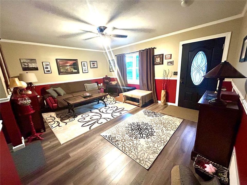 En Venta: $415,000 (4 camas, 2 baños, 2159 Pies cuadrados)