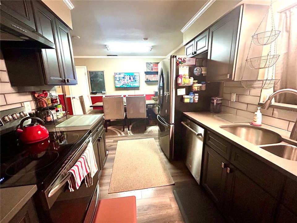En Venta: $415,000 (4 camas, 2 baños, 2159 Pies cuadrados)