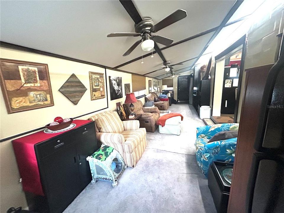 En Venta: $415,000 (4 camas, 2 baños, 2159 Pies cuadrados)