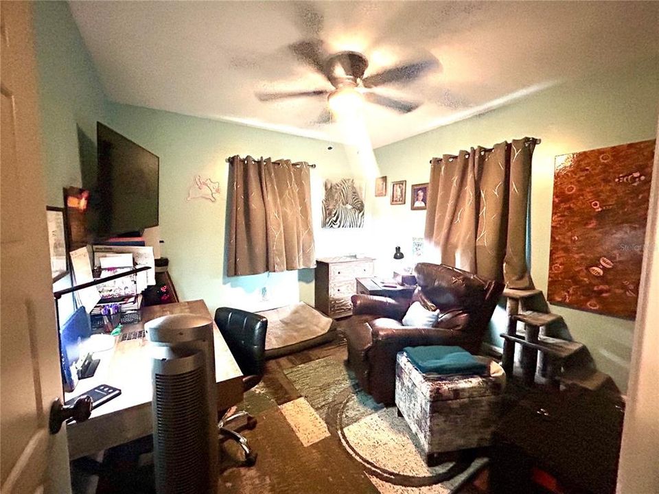 En Venta: $415,000 (4 camas, 2 baños, 2159 Pies cuadrados)