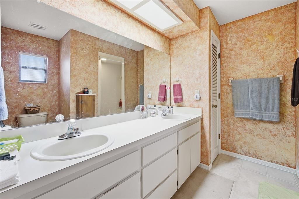 На продажу: $260,000 (3 спален, 2 ванн, 1753 Квадратных фут)