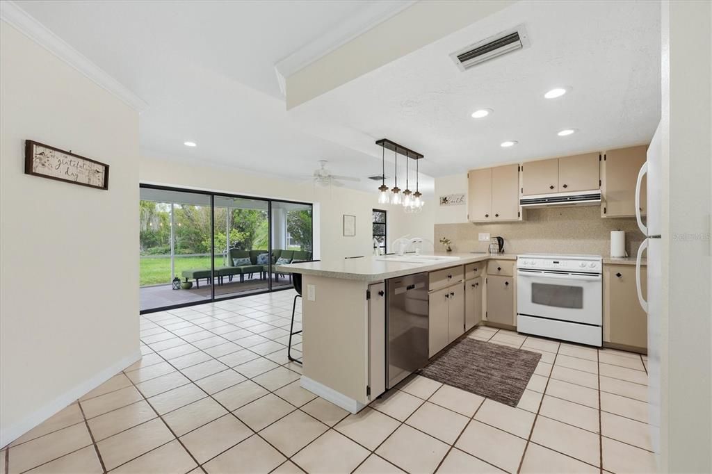For Sale: $340,000 (2 beds, 2 baths, 1502 Square Feet)