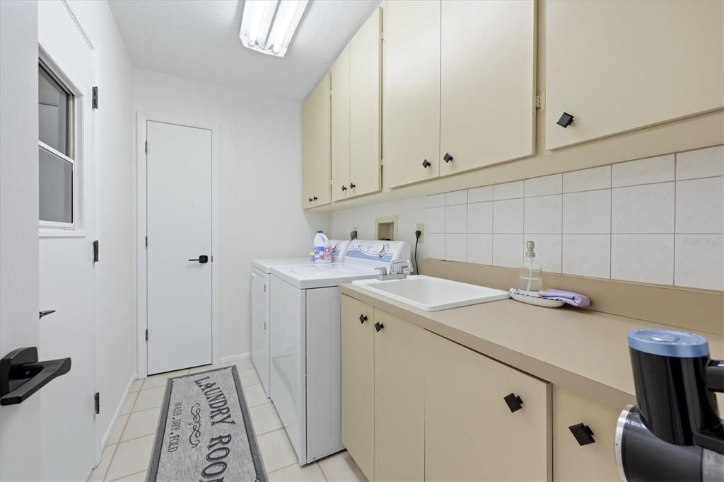 For Sale: $340,000 (2 beds, 2 baths, 1502 Square Feet)