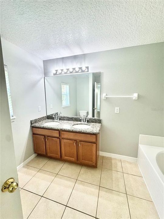 For Rent: $2,700 (4 beds, 2 baths, 2321 Square Feet)