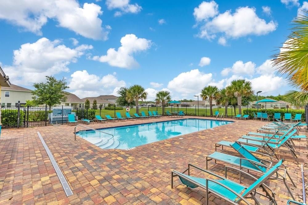 For Sale: $389,900 (4 beds, 2 baths, 2086 Square Feet)