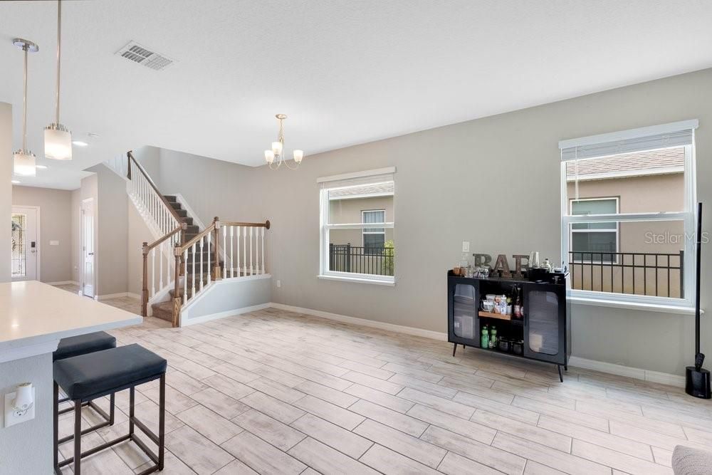 For Sale: $389,900 (4 beds, 2 baths, 2086 Square Feet)